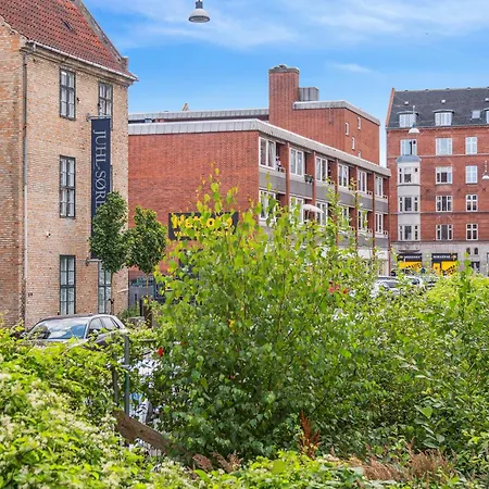 Moderne Og Minimalistisk Lejlighed I Nv Copenaghen