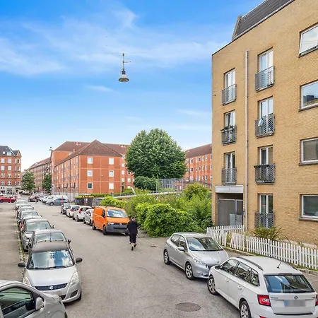 Moderne Og Minimalistisk Lejlighed I Nv Copenaghen